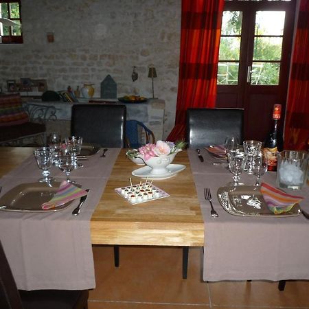 לינה וארוחת בוקר וואה Le Logis De La Poupeliere מראה חיצוני תמונה