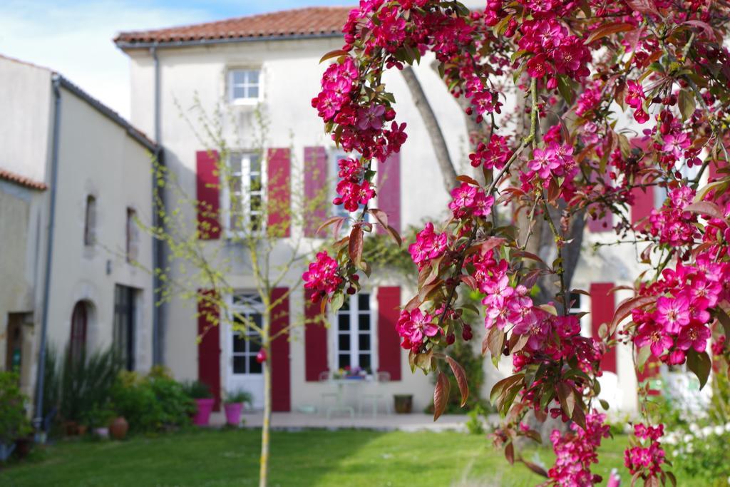 לינה וארוחת בוקר וואה Le Logis De La Poupeliere מראה חיצוני תמונה